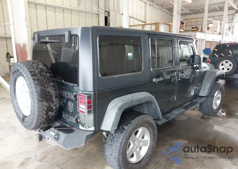2010 Jeep Wrangler Unlimited Sport из США, поврежденный, VIN 1J4BA3H18AL198776